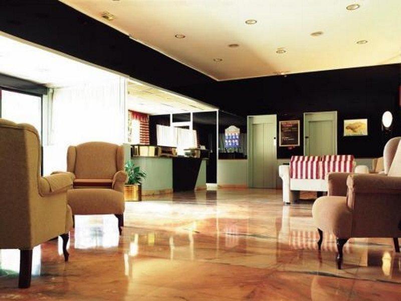 Hotel City House Torrelavega Zewnętrze zdjęcie